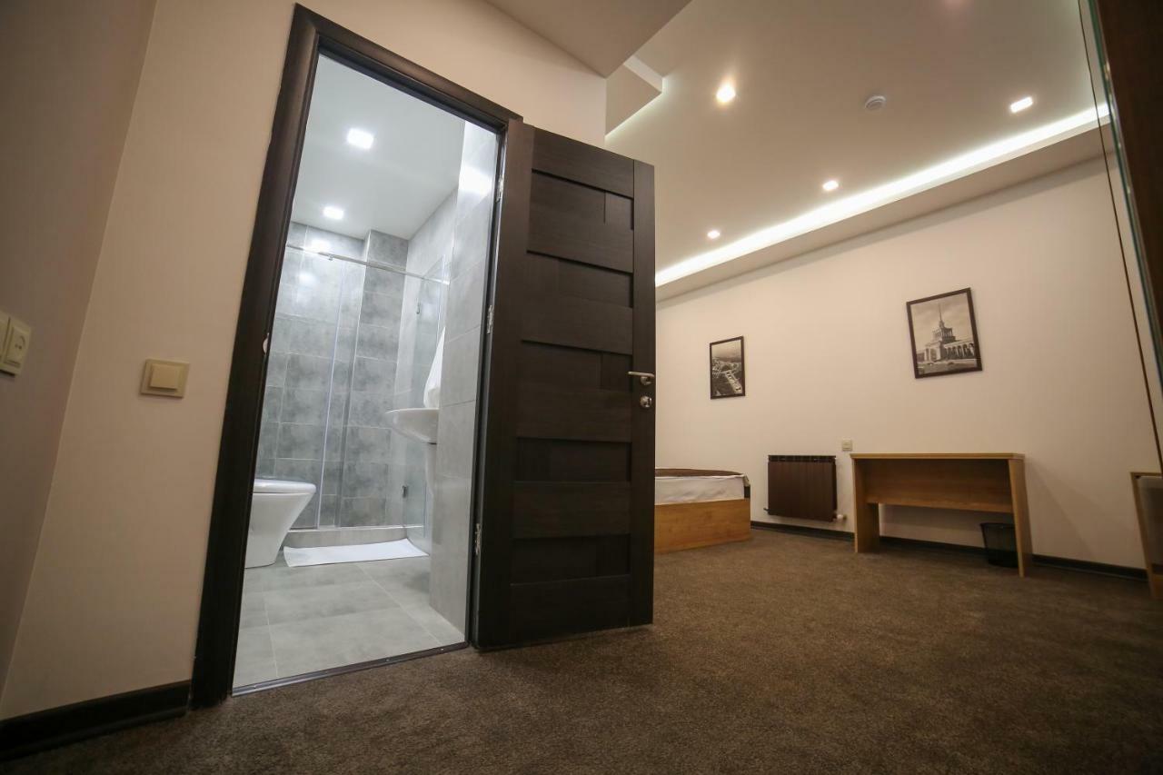 Moscow Boutique Hotel Yerevan Exterior photo